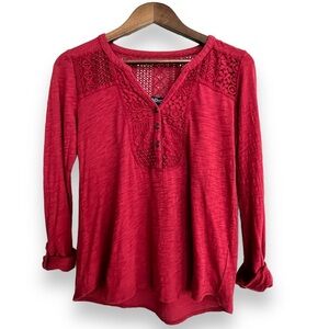 LUCKY BRAND Boho Top Long roll up button sleeve lace v-neck small red EUC shirt